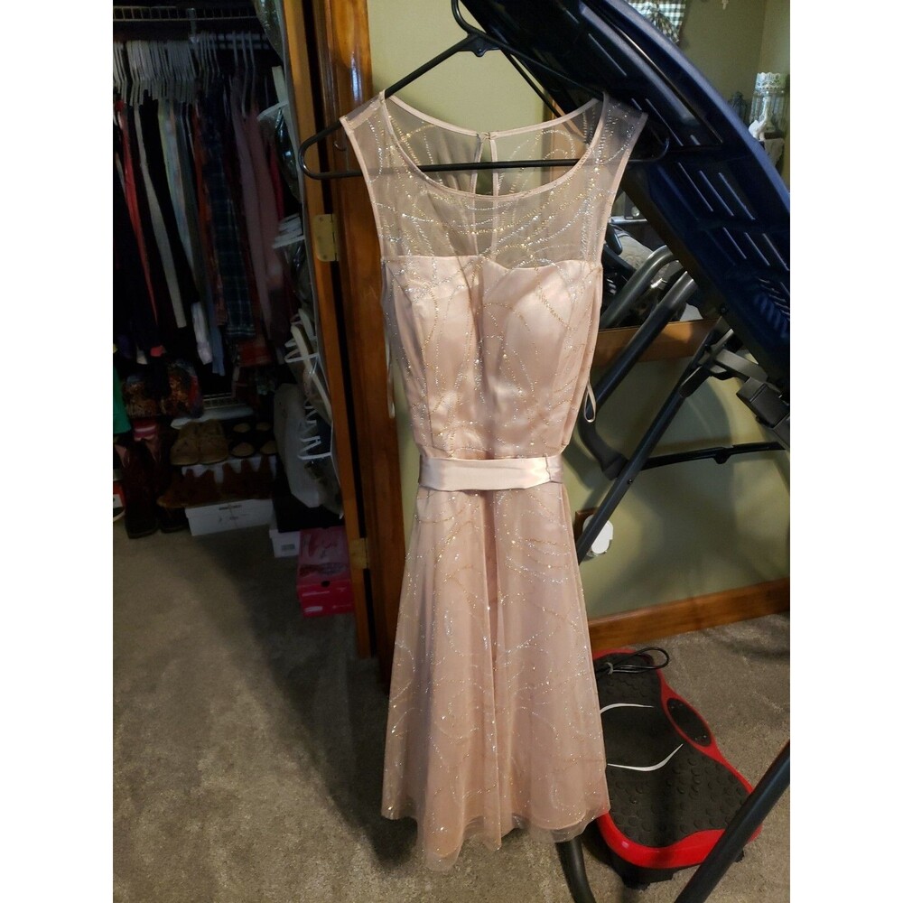 WOMAN'S CHAMPAGNE DRESS/GOWN BY:JESSICA HOWARD SIZE:8*WORN ONCE*BEAUTIFUL DRESS*